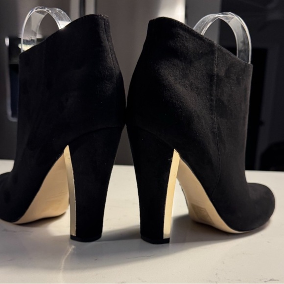 Call It Spring Lovelarwen Ankle Bootie Black Nubuck Ladies cocktail boots 7.5 - Picture 6 of 9